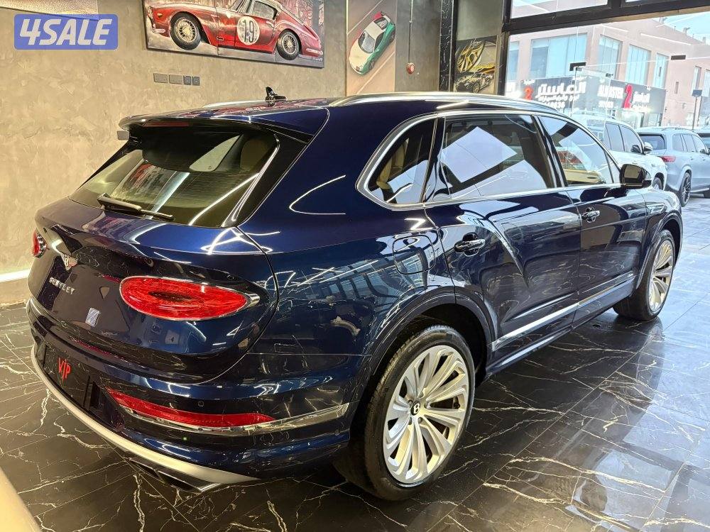 بنتلي بينتايجا8