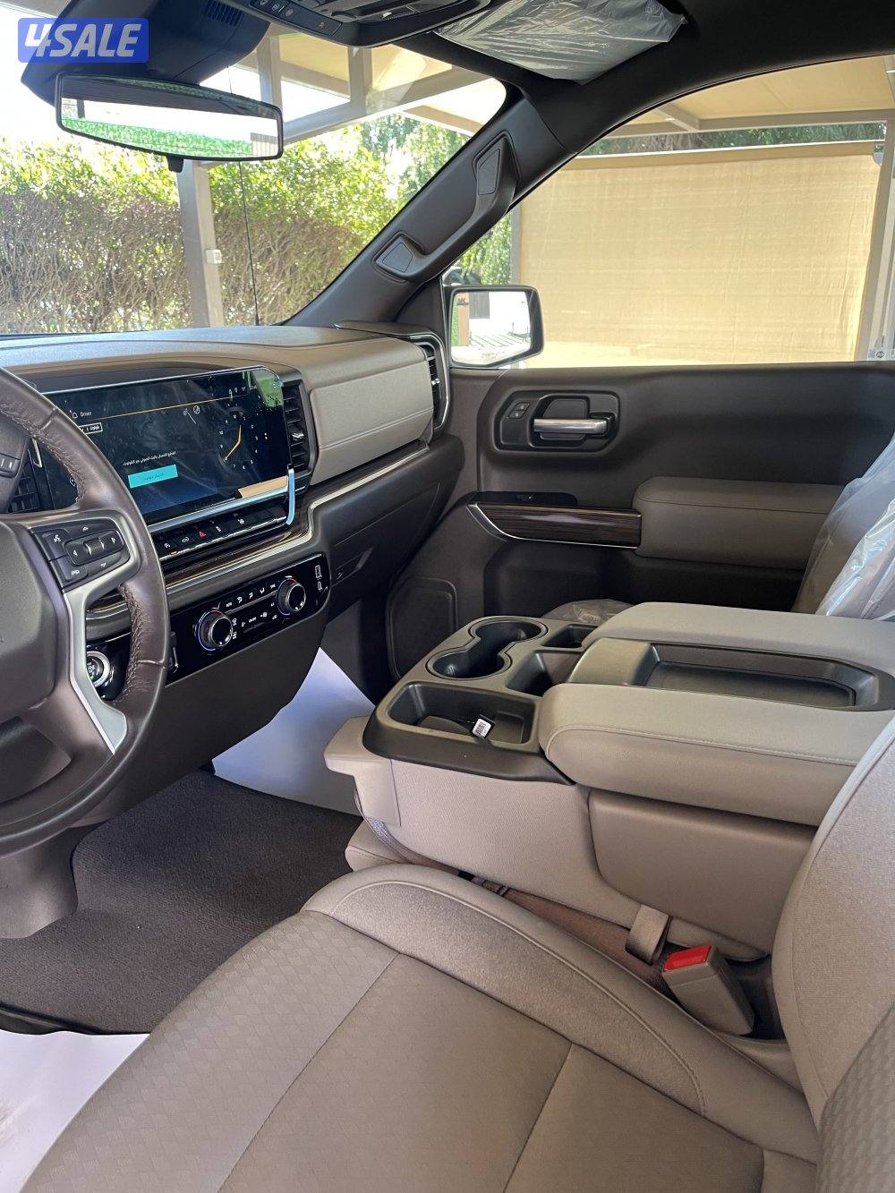 للبيع سلفرادوا 2023 lt3