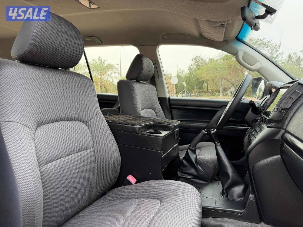 للبيع لاندكروزر G ستاندر صفاق موديل 2012 بحالة ممتازه8