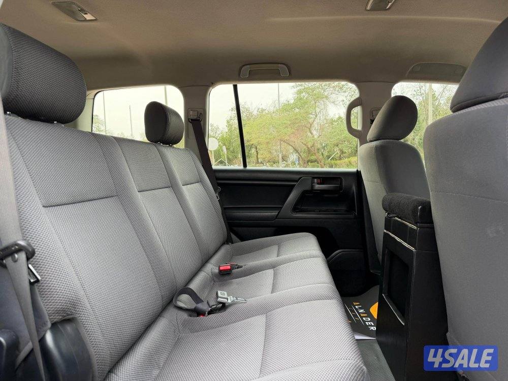 للبيع لاندكروزر G ستاندر صفاق موديل 2012 بحالة ممتازه13