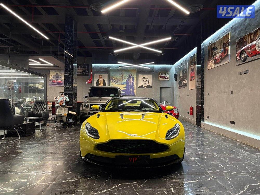 اوستن مارتن DB113