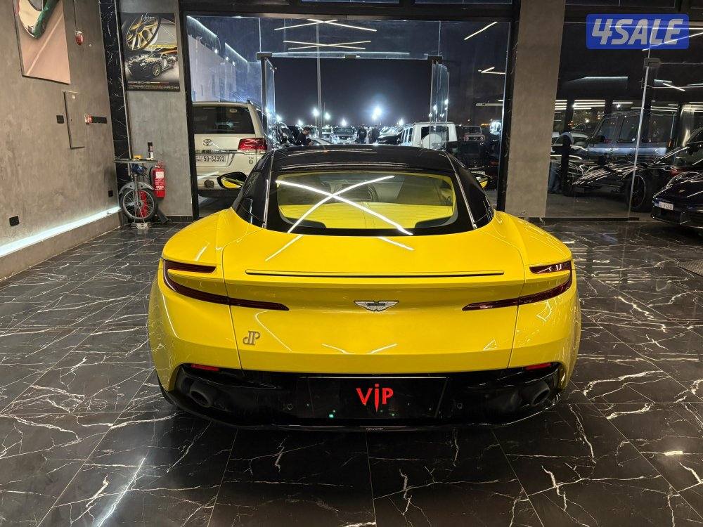 اوستن مارتن DB116