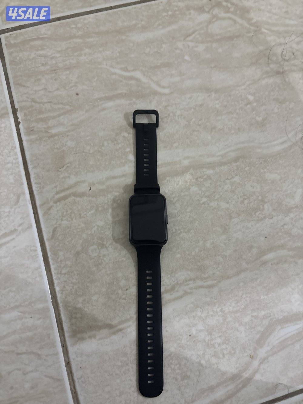 Smartwatch in excellent condition. and you can call and message1