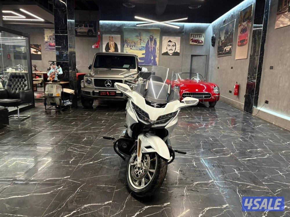 هوندا GOLDWING1