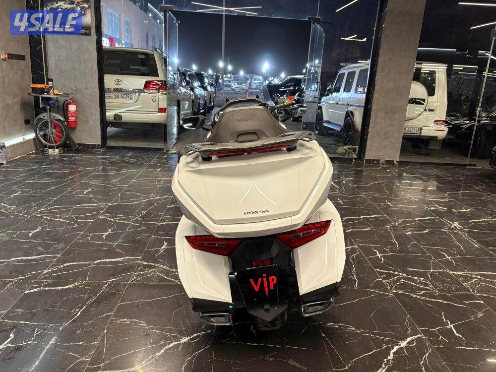 هوندا GOLDWING4