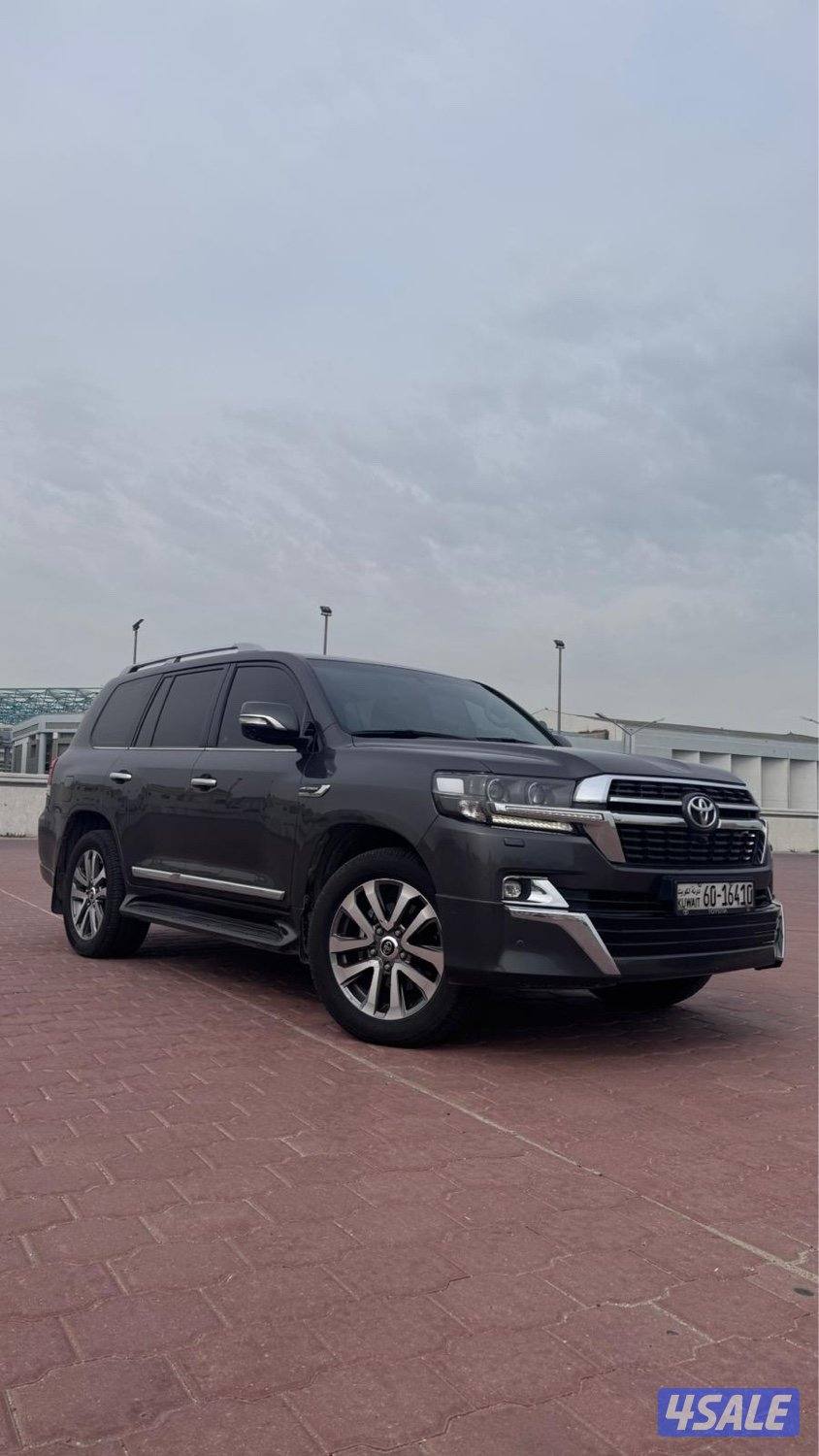 لاند كروزرGXR Grand Touring signature 2021 Full option0