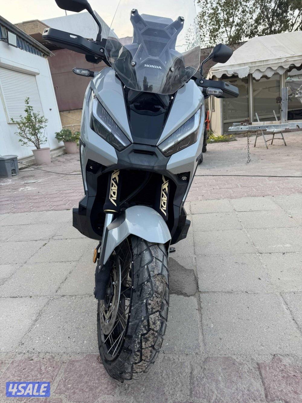 للبيع سيكل هوندا X-ADV 750 شرط الفحص لايوجد صبغ بحالة الوكالة وكالة ال0