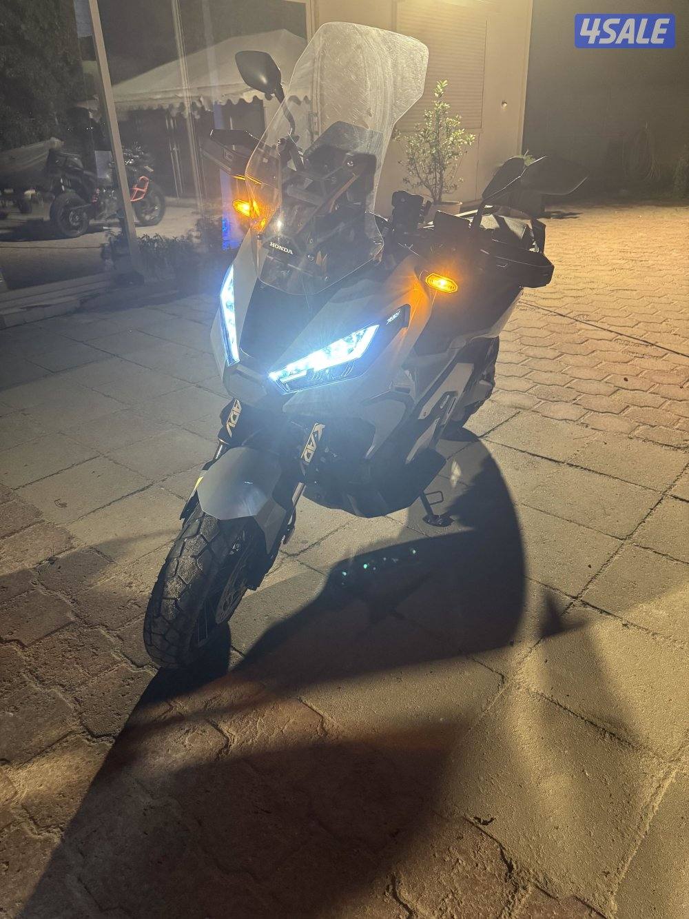 للبيع سيكل هوندا X-ADV 750 شرط الفحص لايوجد صبغ بحالة الوكالة وكالة ال3