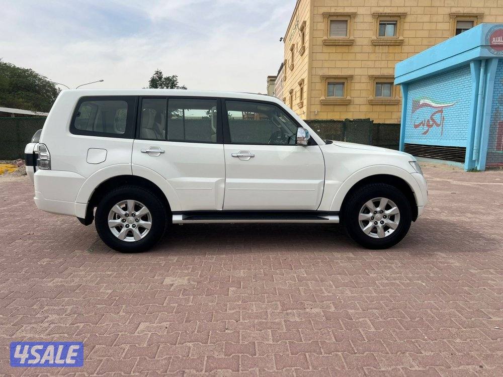 للبيع باجيرو موديل 2017 شرط الفحص3