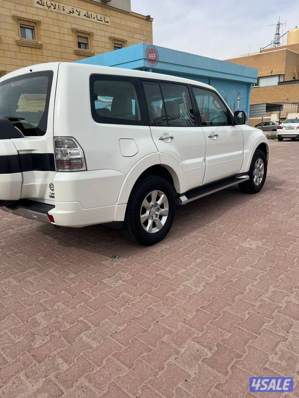 للبيع باجيرو موديل 2017 شرط الفحص5