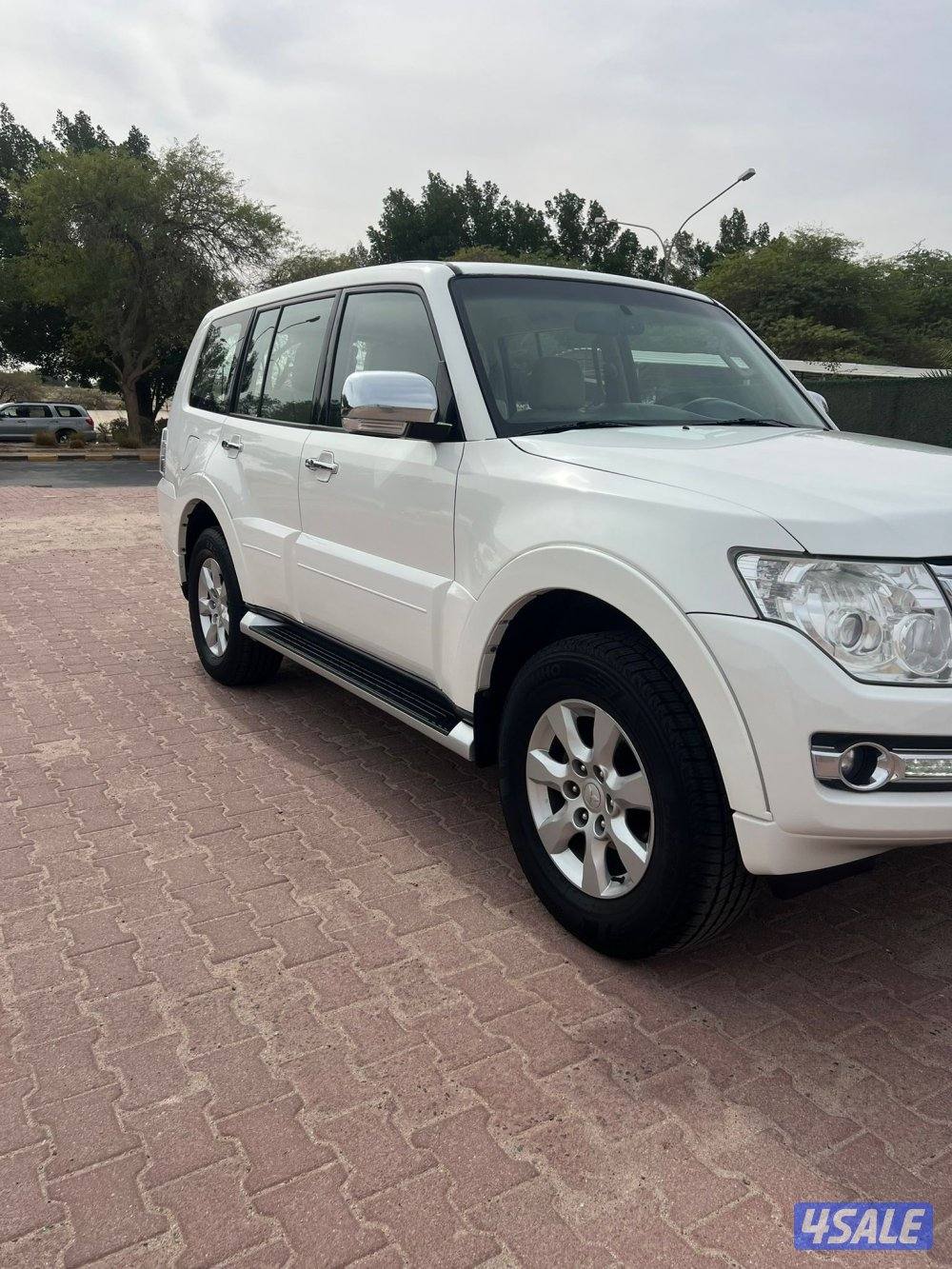 للبيع باجيرو موديل 2017 شرط الفحص6