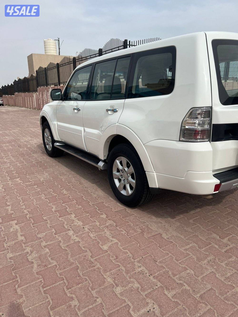 للبيع باجيرو موديل 2017 شرط الفحص7