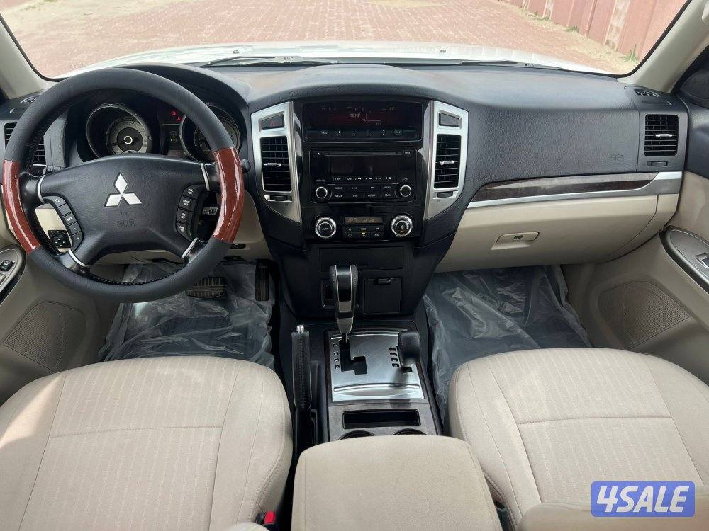 للبيع باجيرو موديل 2017 شرط الفحص9