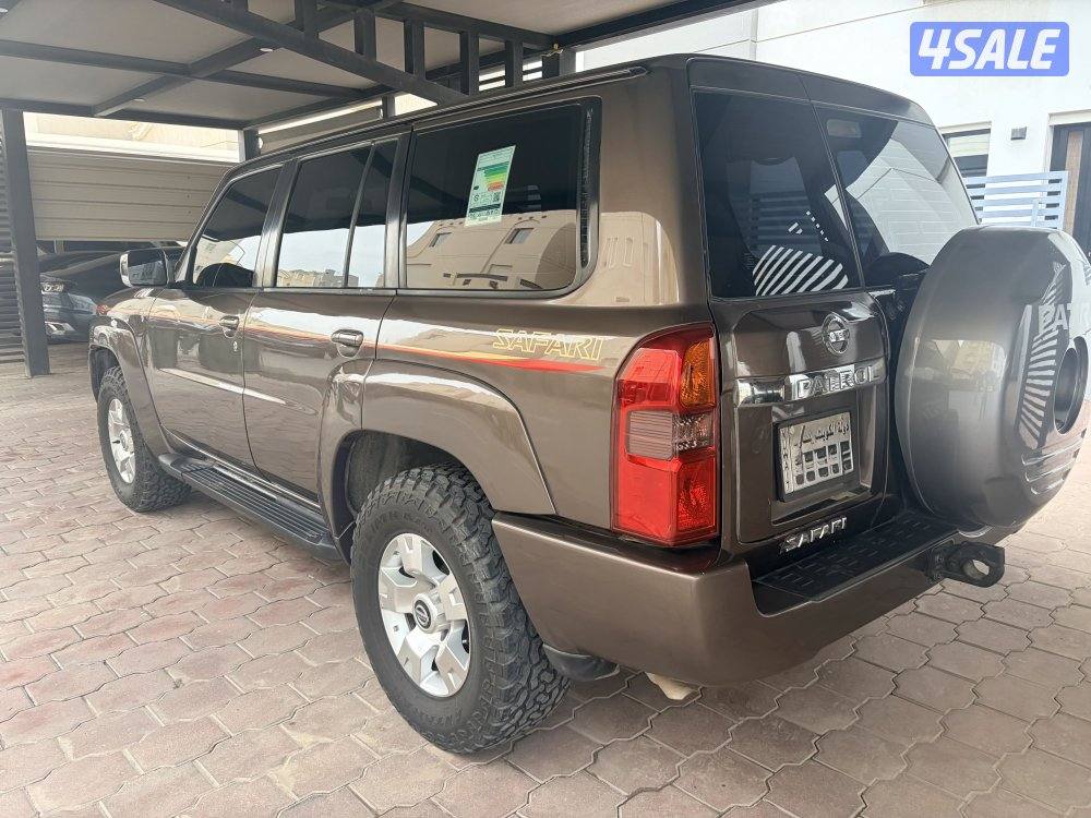 2007 بحالة فوق الممتازة او بدل مع وانيت قمارتين او يوكن تاهو1