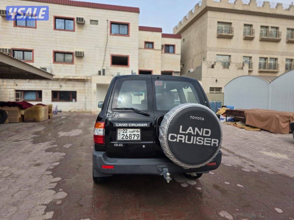 وارد الامارات موتر حكومه مصبوغ عام شرط الفحص قير ومكينه وشاصي3