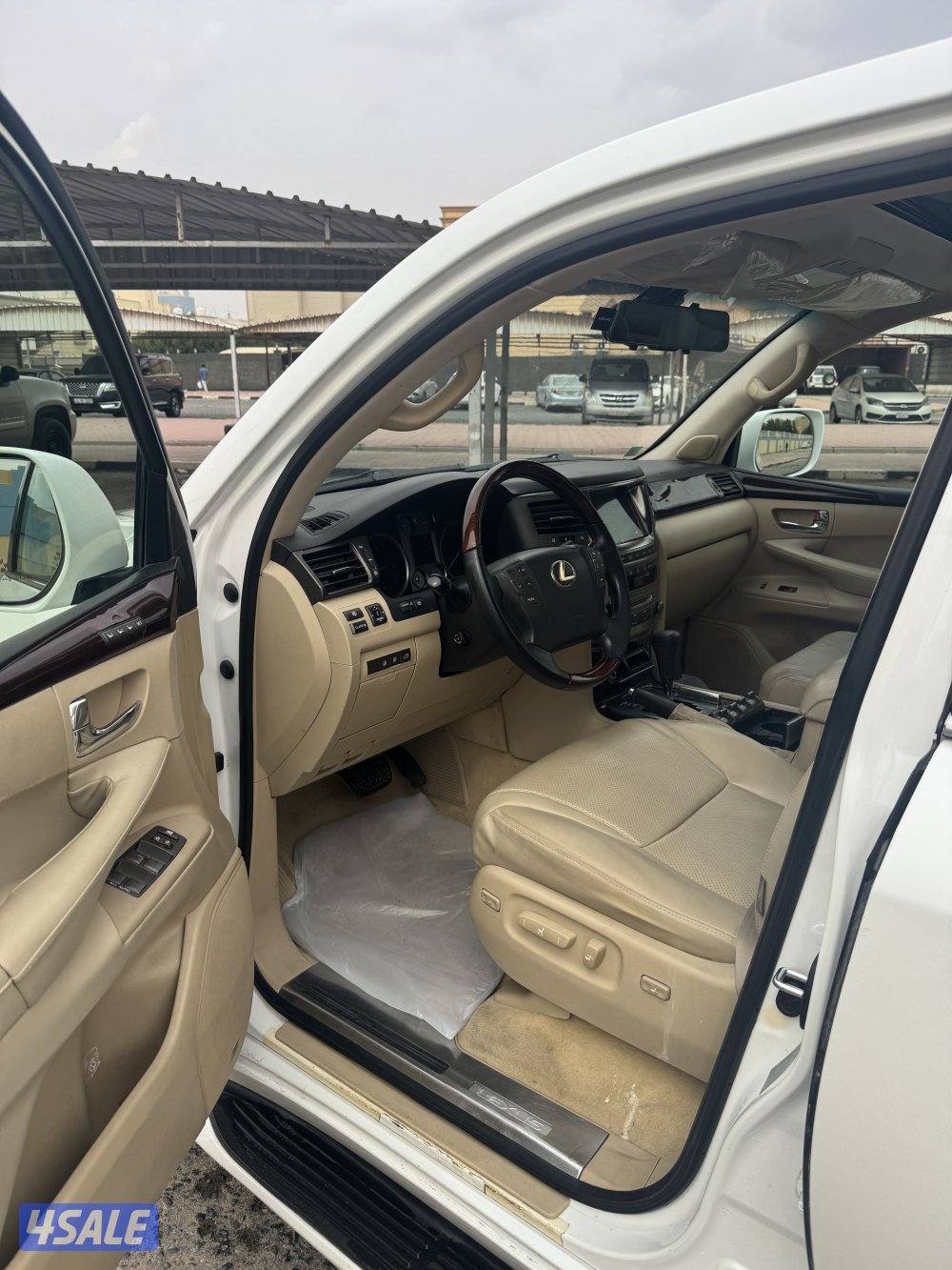 للبيع لكزس LX 5701