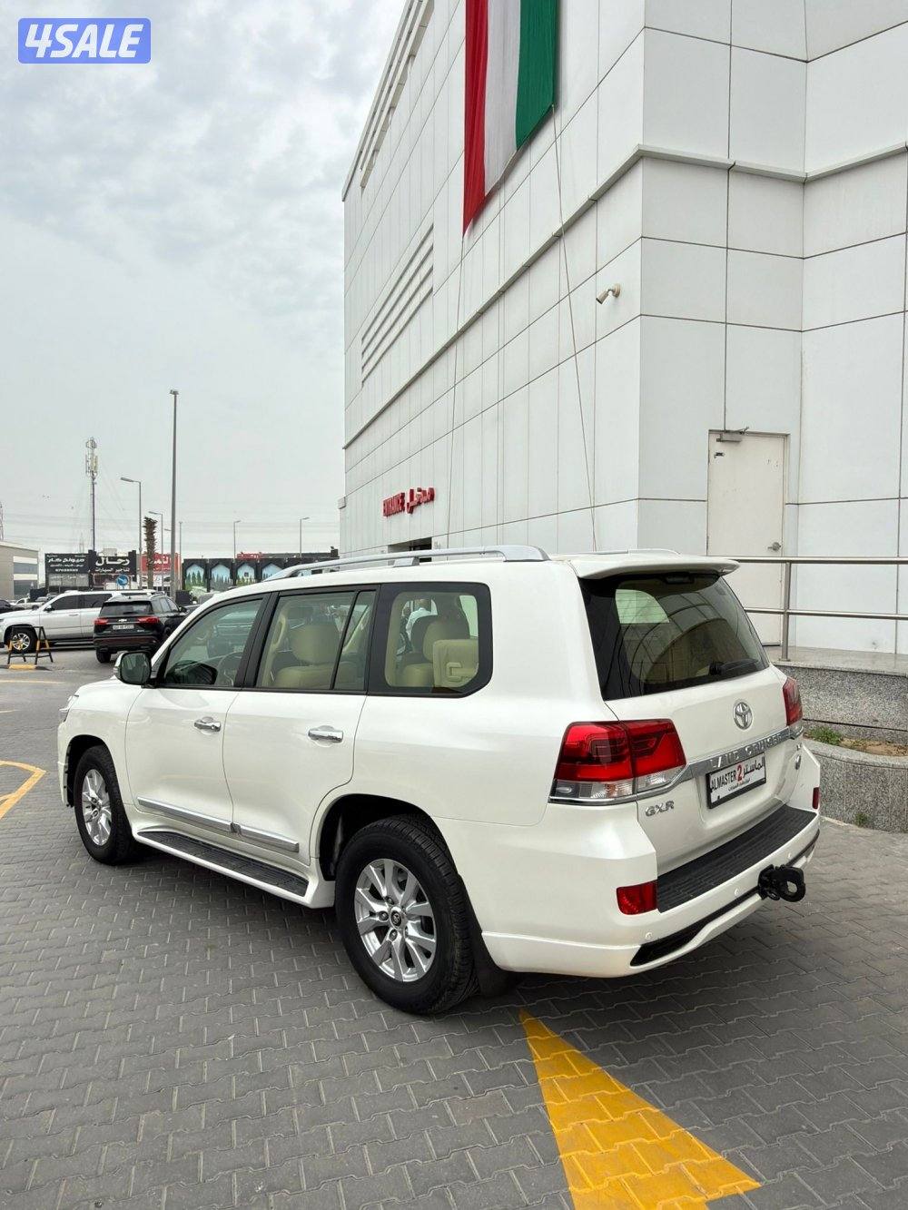 للبيع لاند كروزر GXR 2017 صبغ الوكاله3