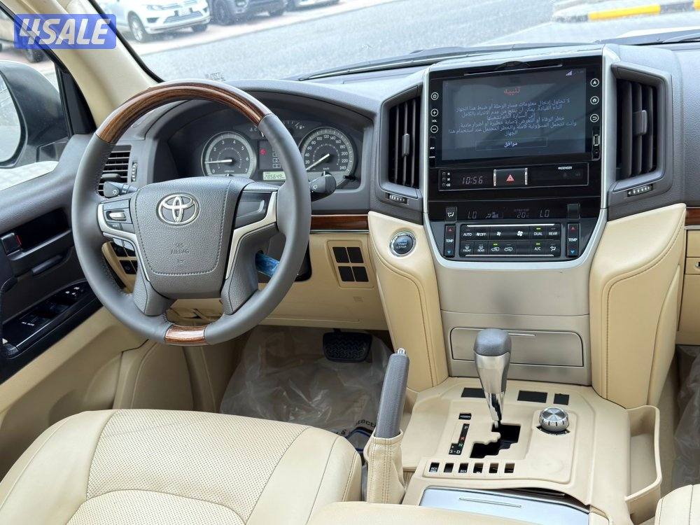 للبيع لاند كروزر GXR 2017 صبغ الوكاله11