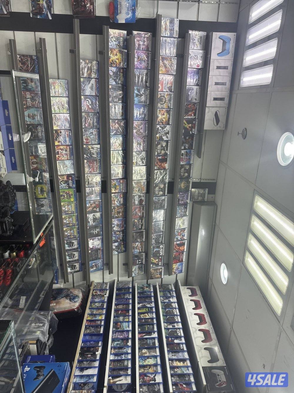 متوفر لدينا جميع أنواع الألعاب البلايستيشن1