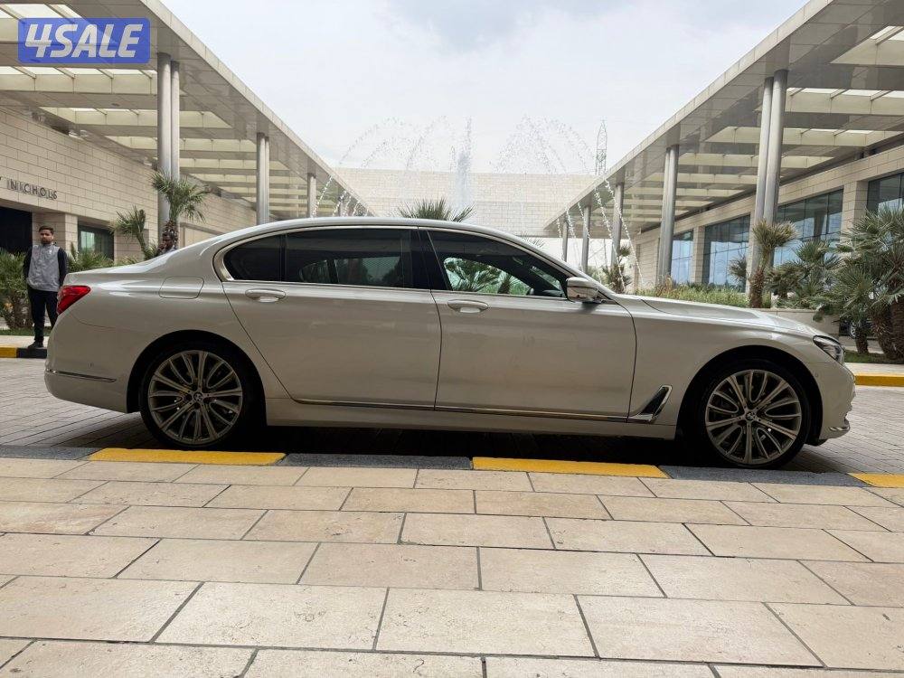 الغانم 740Li صبغ الوكالة بحالة ممتازة5