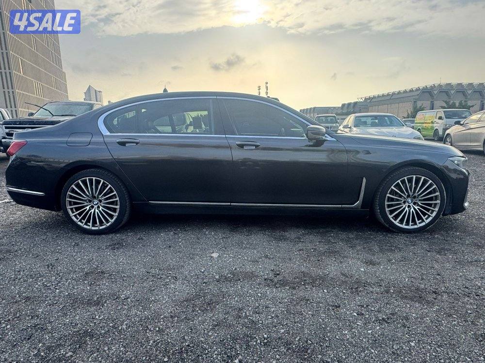 بي ام دبليو 740 للبيع1