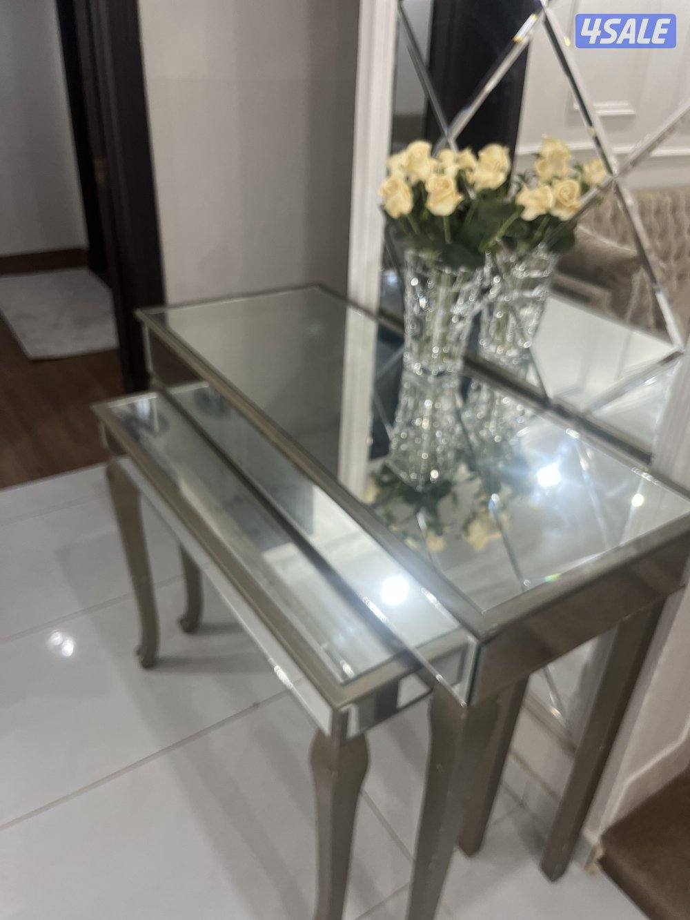 ثلاث طاولات صالة استقبال للبيع  والسعر قابل للتنزيل بسيط للي صامل1