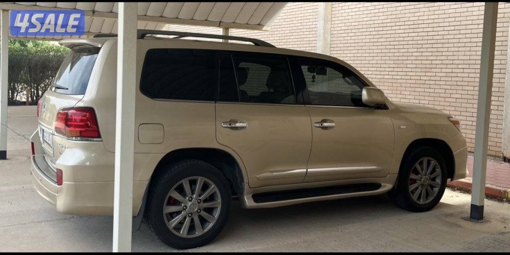 للبيع جيب لكزس LX 5703