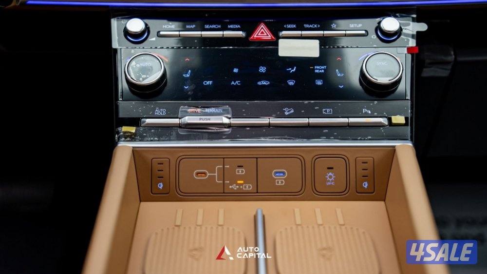 Luxury Family Choice 7 Seater SUV , Hyundai Santa Fe 202510