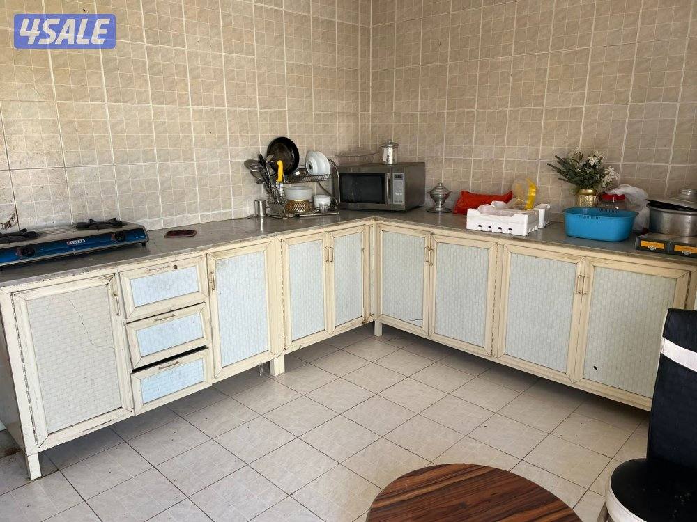 نشتري اثاث مستعمل غرف نوم غنفات مطابخ اجهزه مكيفات ثلاجات شاشات غسلات0