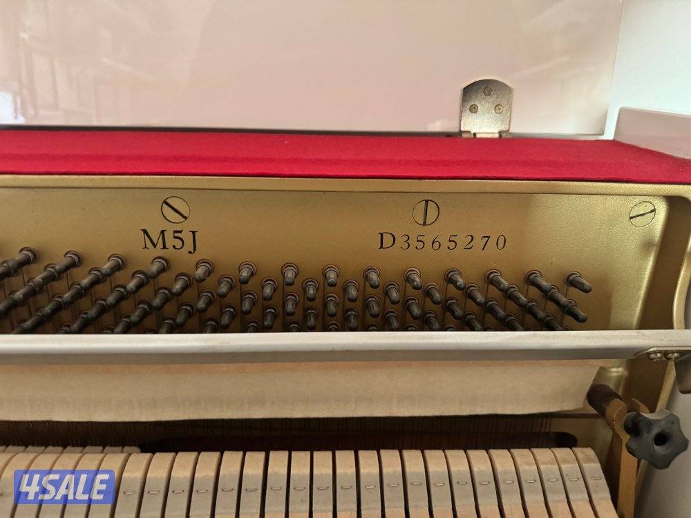 White Yamaha Upright Piano (Made in Japan)2