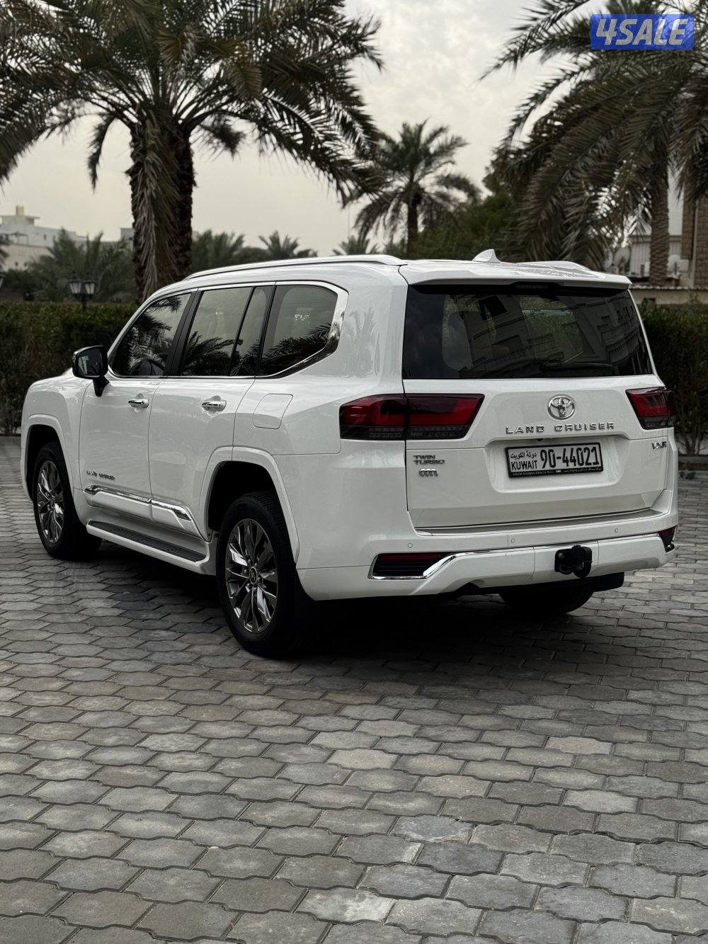 لاندكروزر VXR ماشي 63 الف صبغ الوكاله2