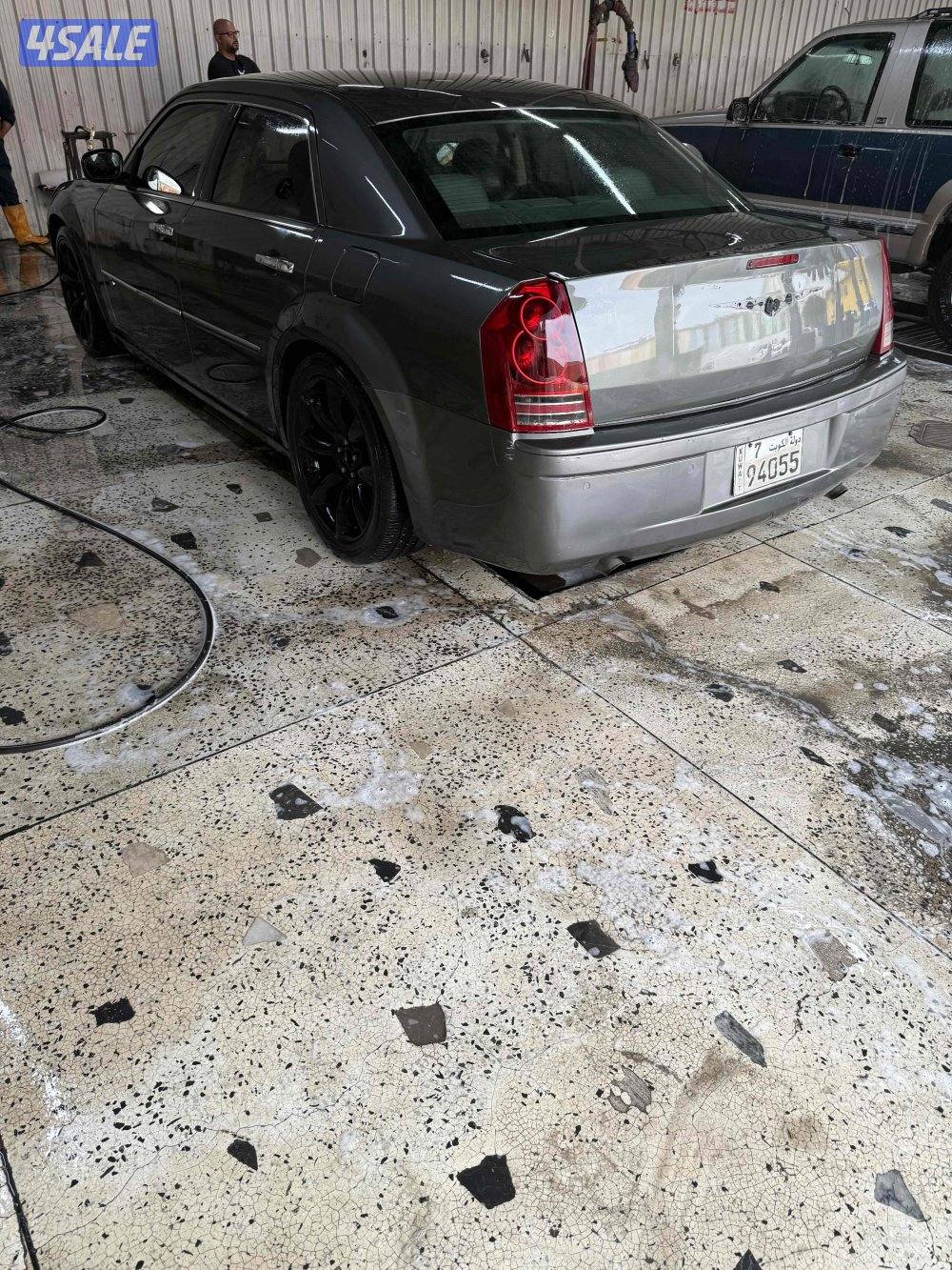 البيع كرايزلر 2010 8 سلندر هيمي6