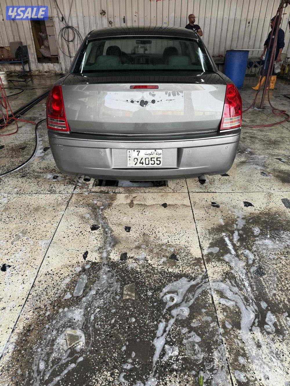 البيع كرايزلر 2010 8 سلندر هيمي8