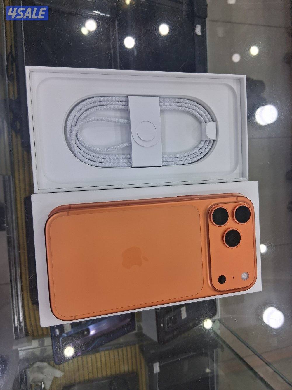 ايفون ١٧بروماكس ٥١٢ جيجا برتقالي بطاريه ١٠٠%0