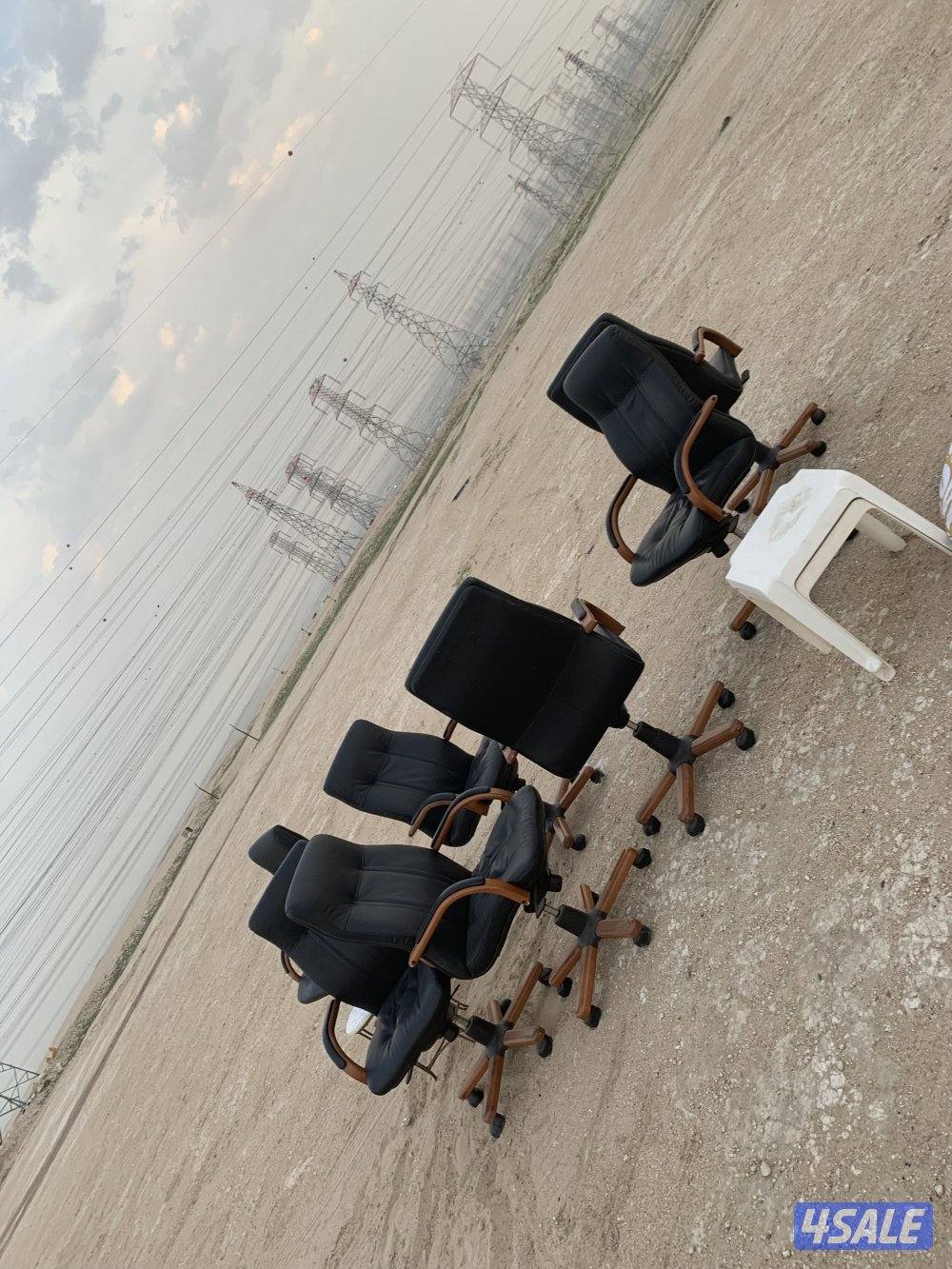 ٧ كراسي للمكاتب جديده جدا0