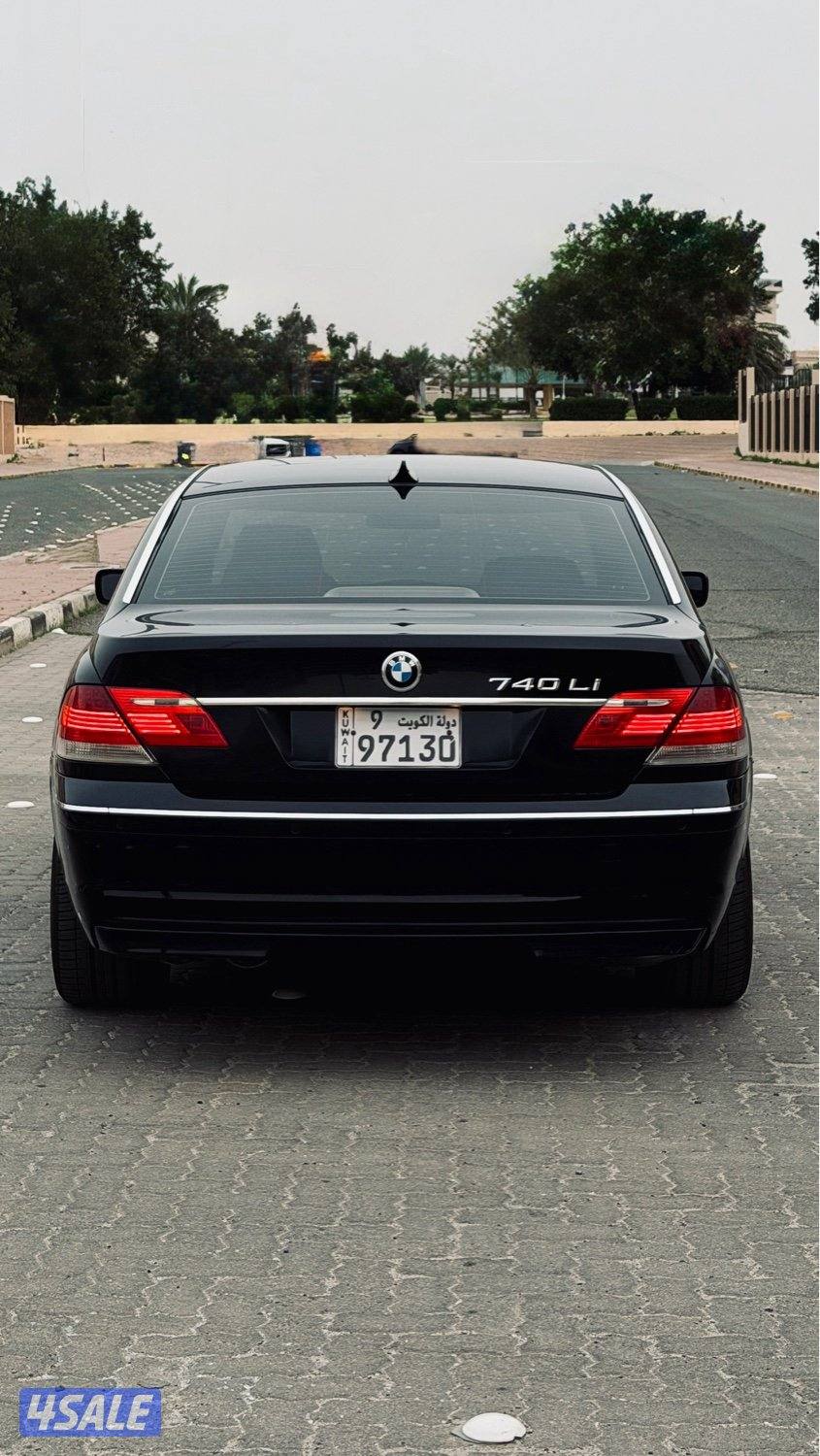 740Li / 8 cylinder1