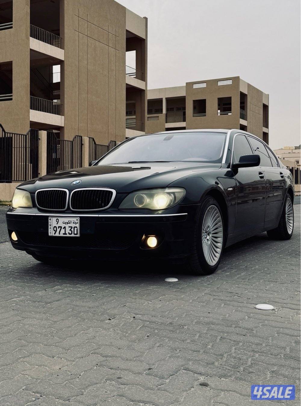 740Li / 8 cylinder3