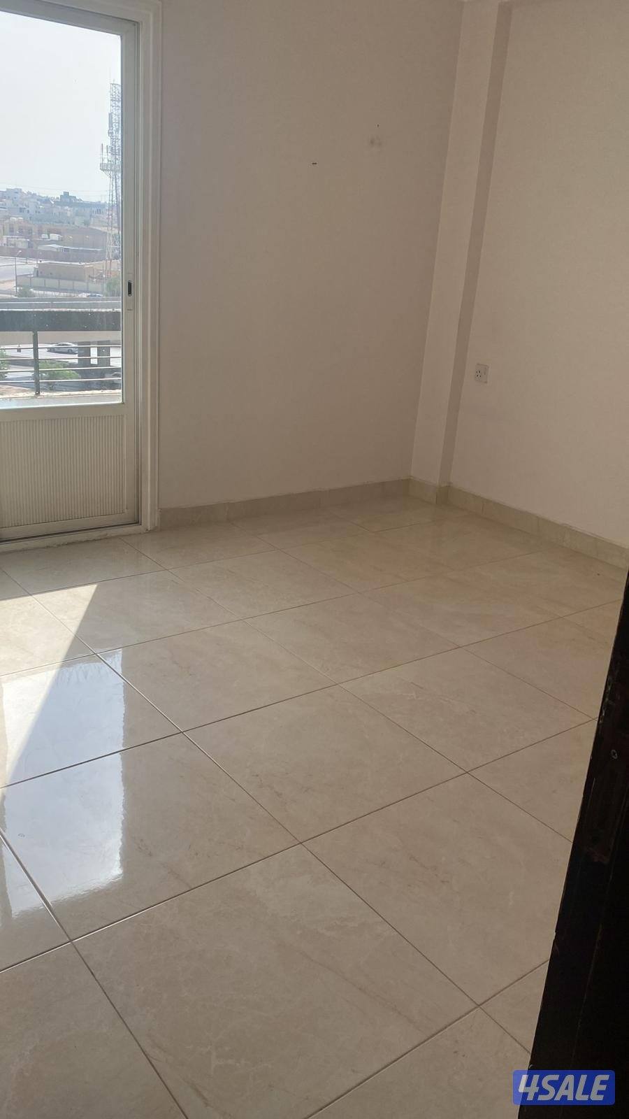 شقه في الجابريه 3 غرف منهم غرفة ماستر وصالة وغرفة خاد3