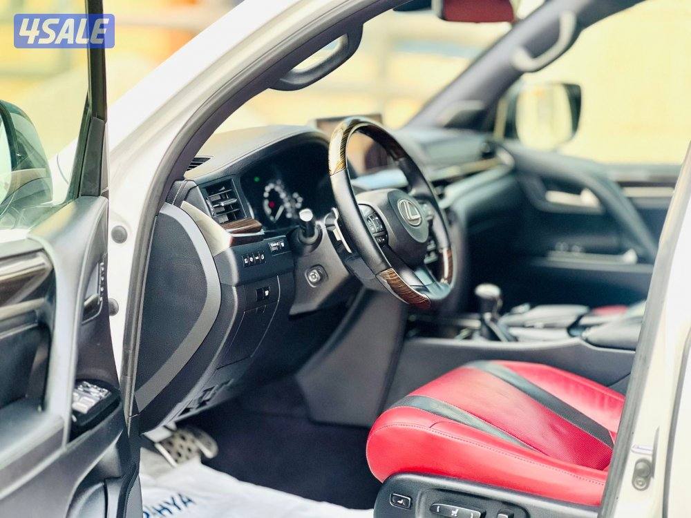 جيب لكزس 20186