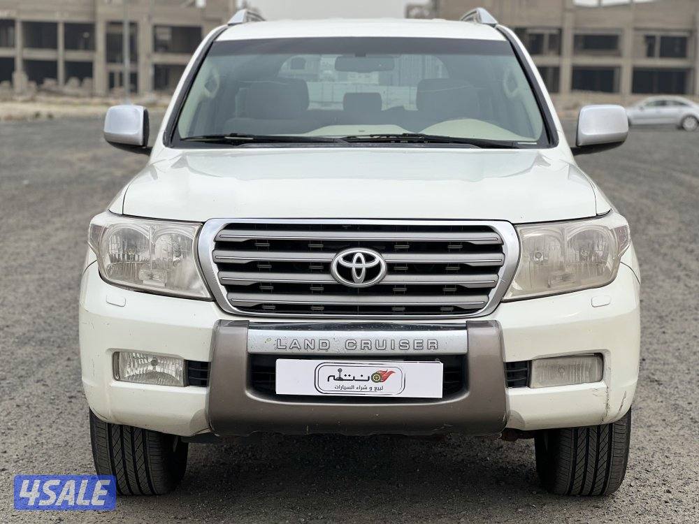 للبيع لاند كروزر موديل 20101