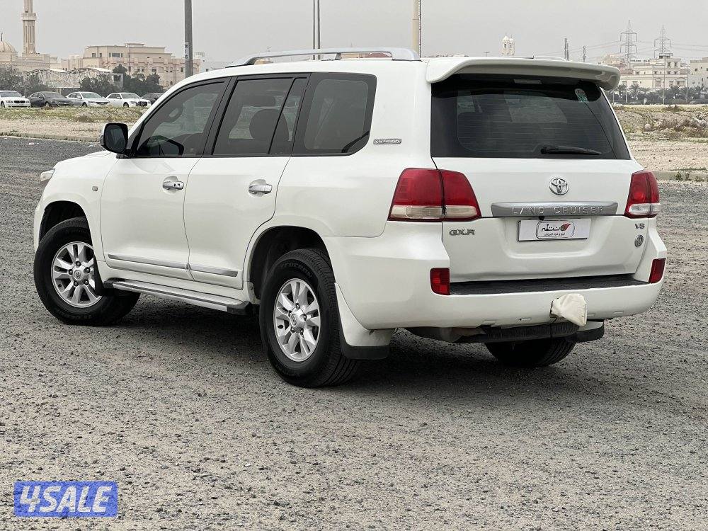 للبيع لاند كروزر موديل 20102