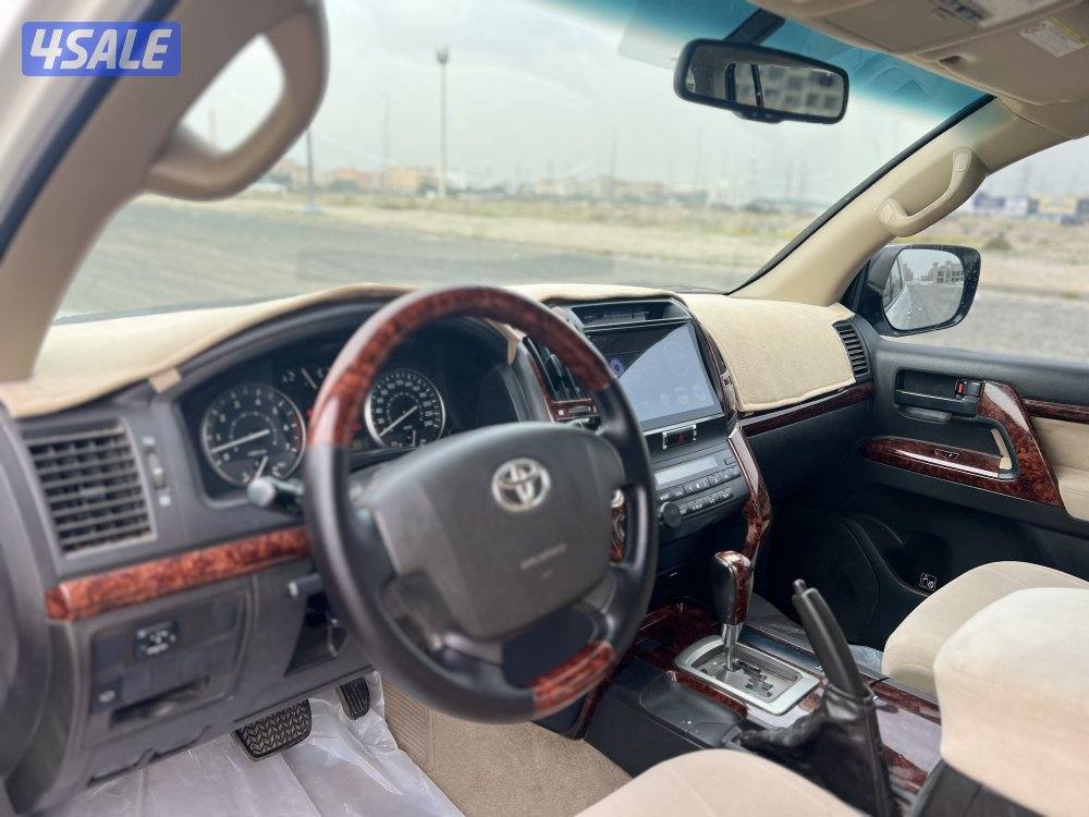 للبيع لاند كروزر موديل 20106