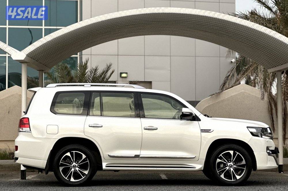 معرض القمة🚩3