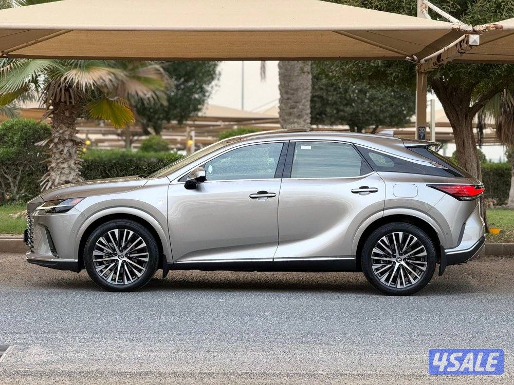 للبيع : لكزس RX350  موديل : 2024 عداد : 30 الف1