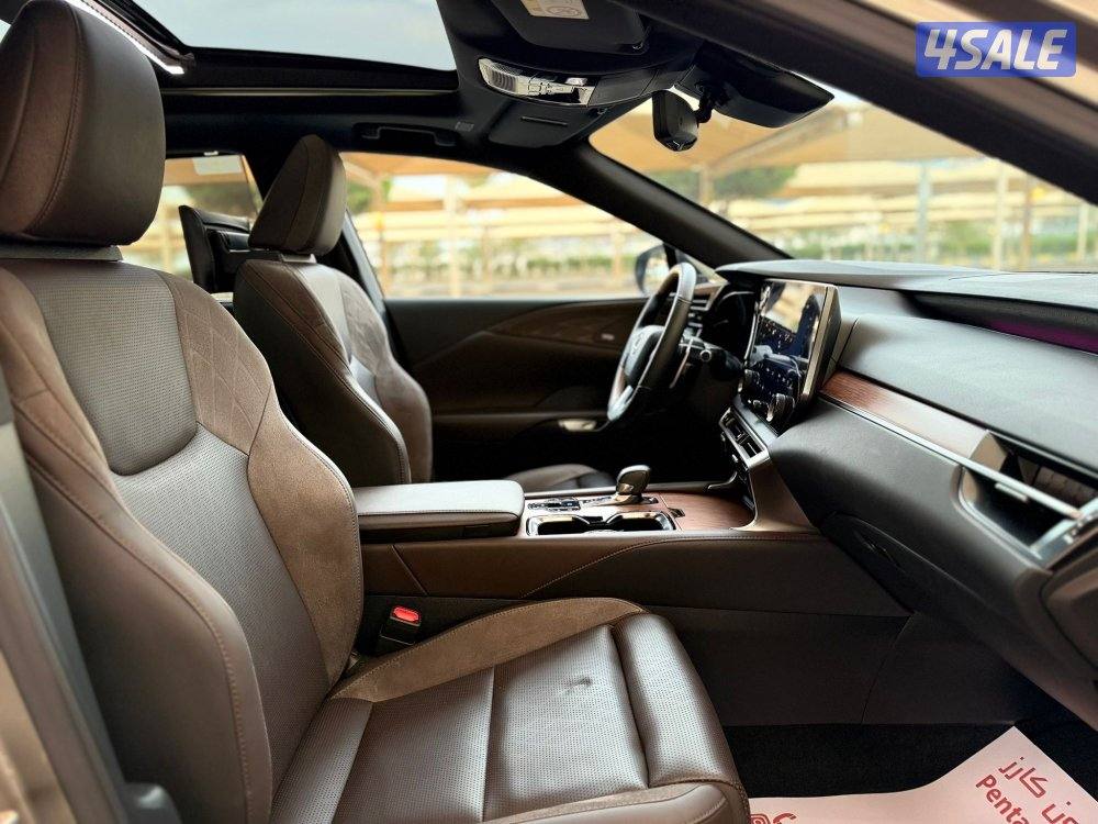 للبيع : لكزس RX350  موديل : 2024 عداد : 30 الف9