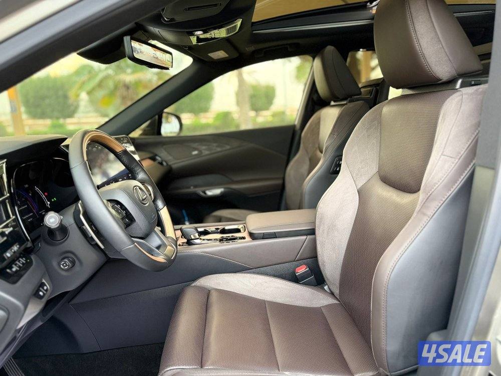للبيع : لكزس RX350  موديل : 2024 عداد : 30 الف11