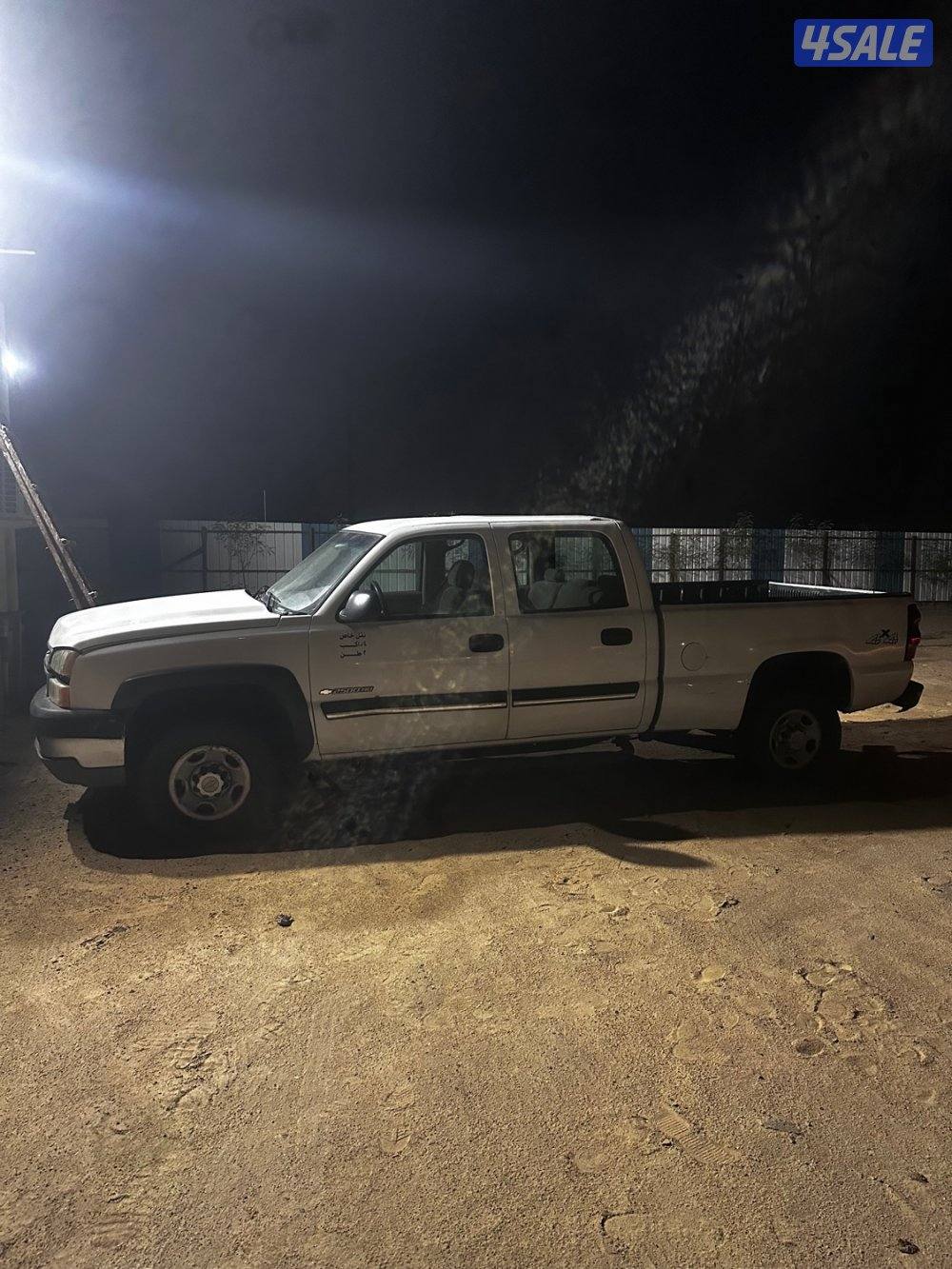 وانيت سلفرادو ٢٠٠٦ ماشي ٣٠٠ غمارتين0