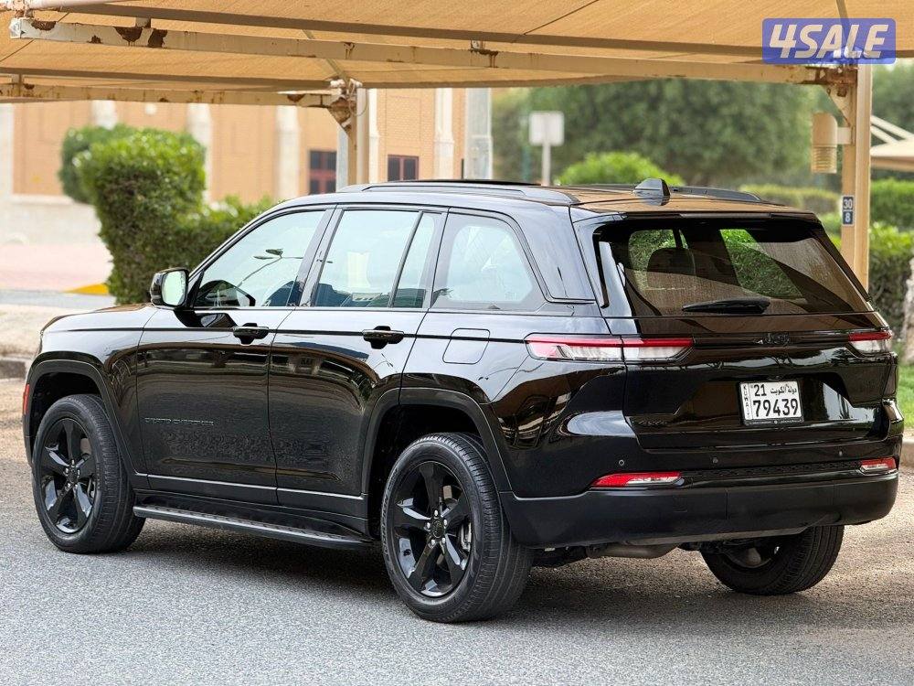 للبيع : جراند شيروكي موديل : 2023 عداد: 68 الف2