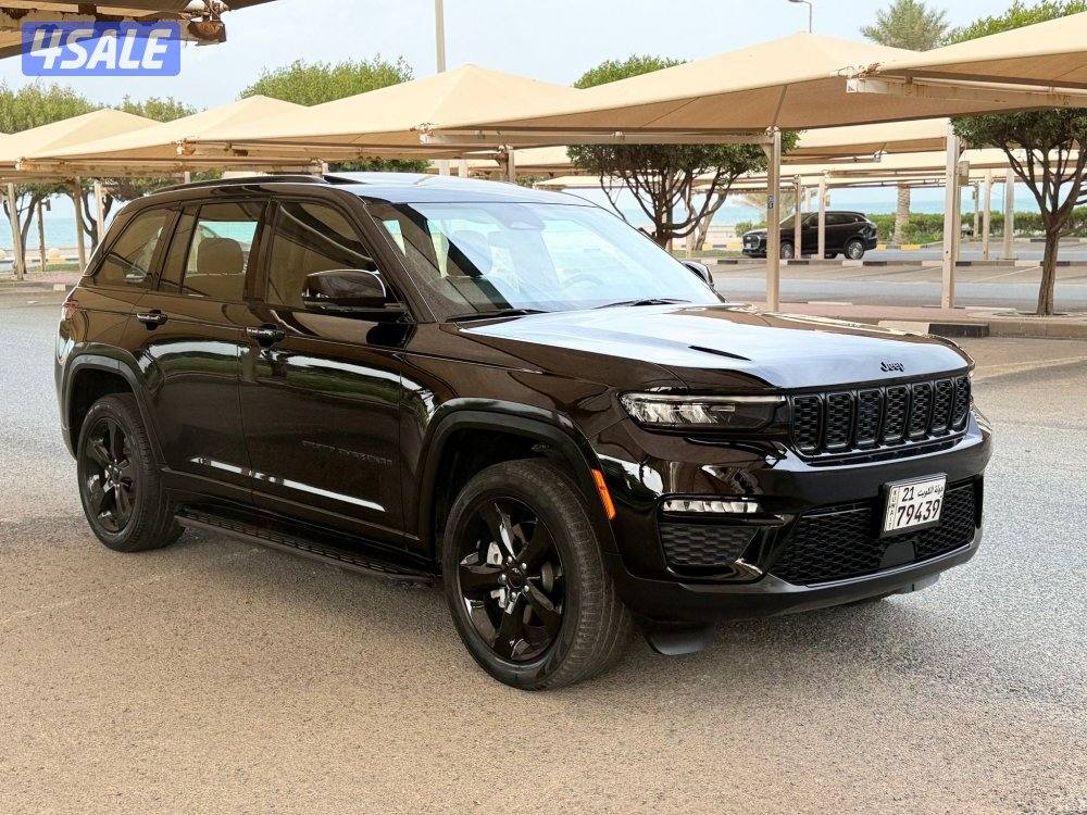 للبيع : جراند شيروكي موديل : 2023 عداد: 68 الف6