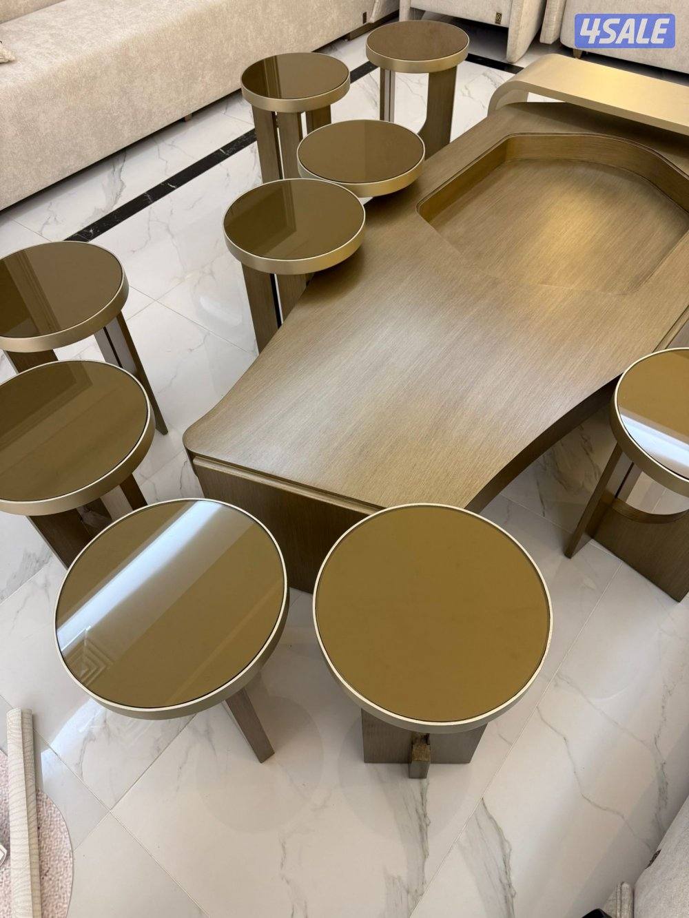 طاولات خشب وشبه جديده للبيع2